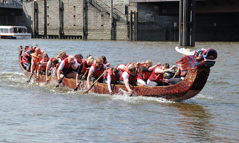 2800_7720 Drachenbootrennen - Hafengeburtstag im Binnenhafen | Hafengeburtstag Hamburg - groesstes Hafenfest der Welt